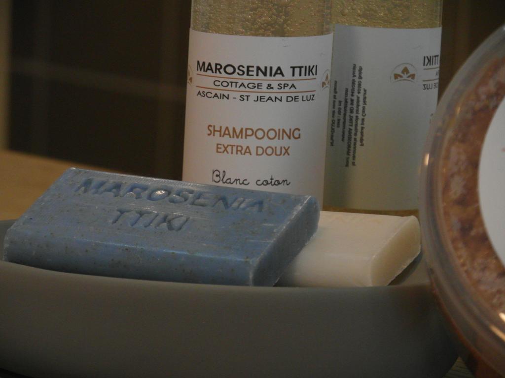 MAROSENIA TTIKI - Cabanes et Spa Ascain Extérieur photo
